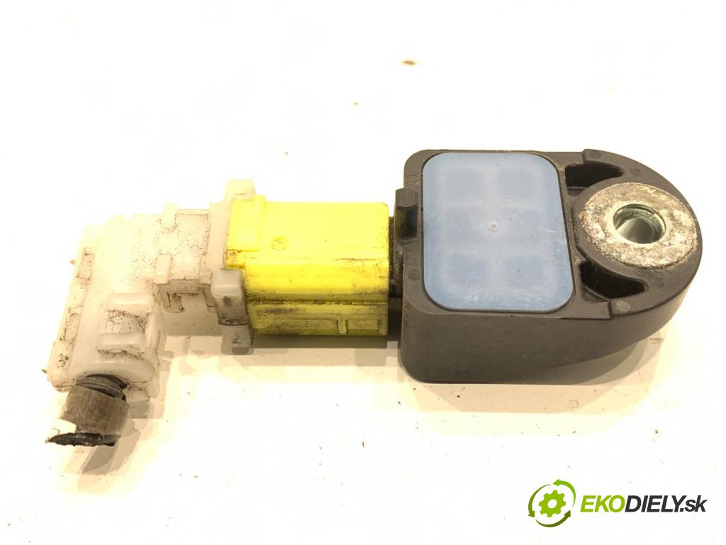 LEXUS NX SUV 2018 114 kW 300h AWD (AYZ15_) 2494 Snímač nárazu 89173-78010 (Snímač nárazu)