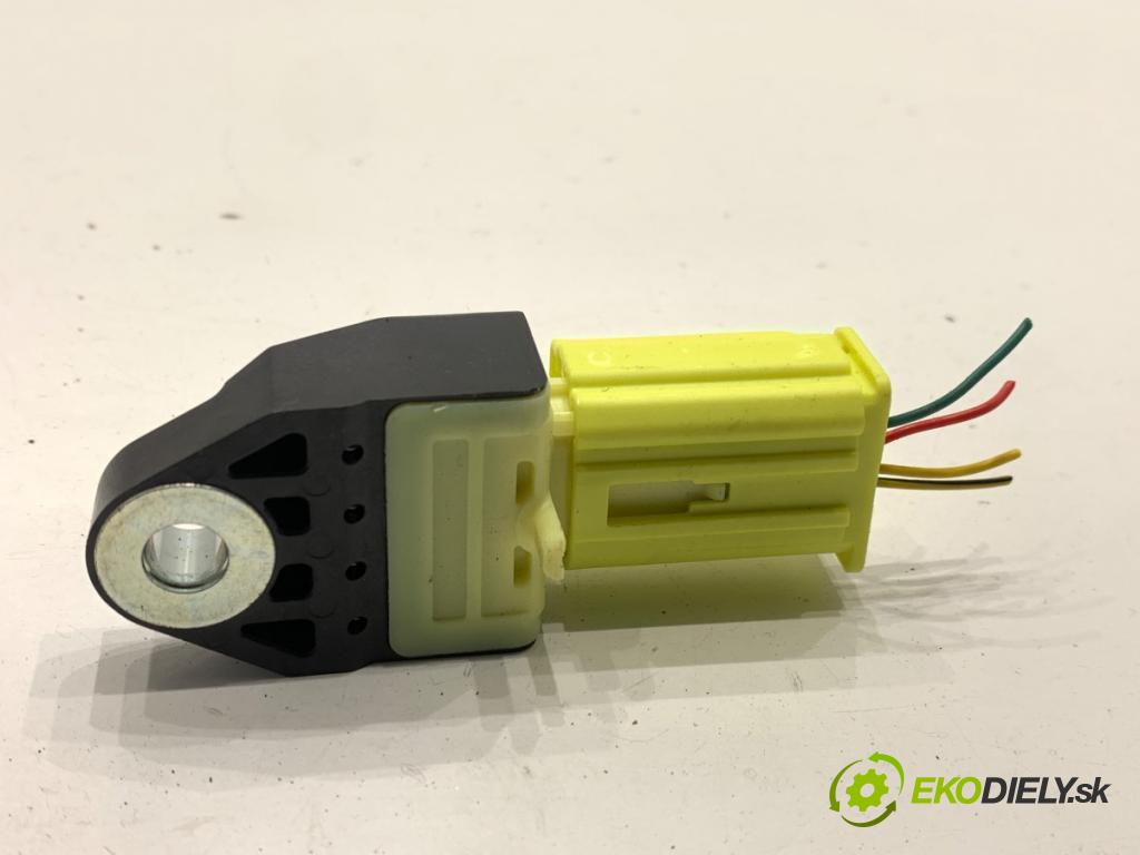 LEXUS NX SUV 2018 114 kW 300h AWD (AYZ15_) 2494 Snímač nárazu 89831-78020 (Snímač nárazu)