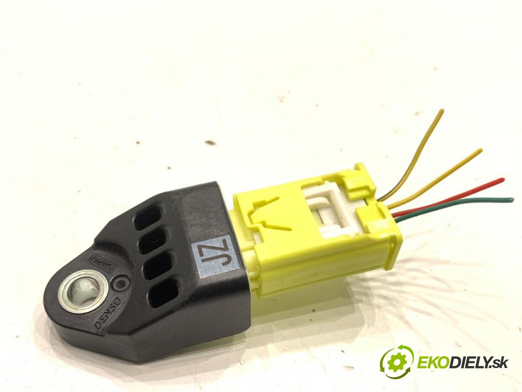 LEXUS NX SUV 2018 114 kW 300h AWD (AYZ15_) 2494 Snímač nárazu 89831-78020 (Snímač nárazu)