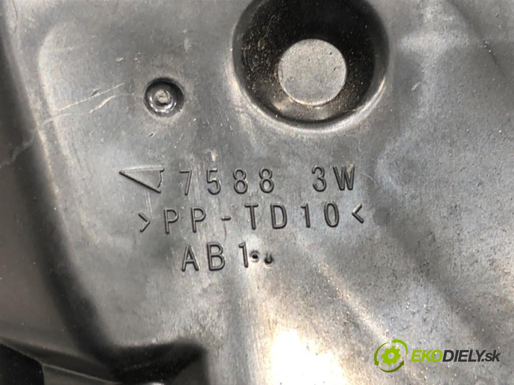 LEXUS NX SUV 2018 114 kW 300h AWD (AYZ15_) 2494 Skrinka poistková  (Poistková skrinka)