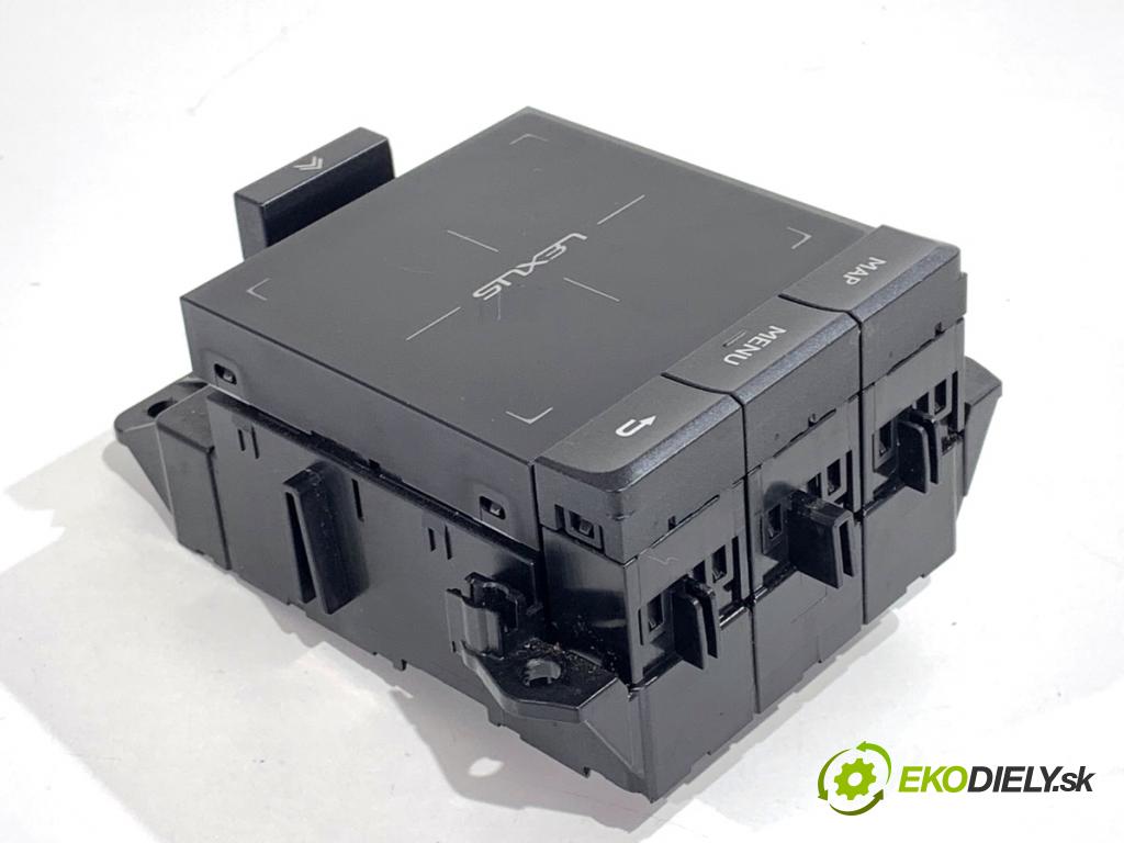 LEXUS NX SUV 2018 114 kW 300h AWD (AYZ15_) 2494 Panel ovládania radia 84780-78120 (Prepínacie páčky pod volantom)