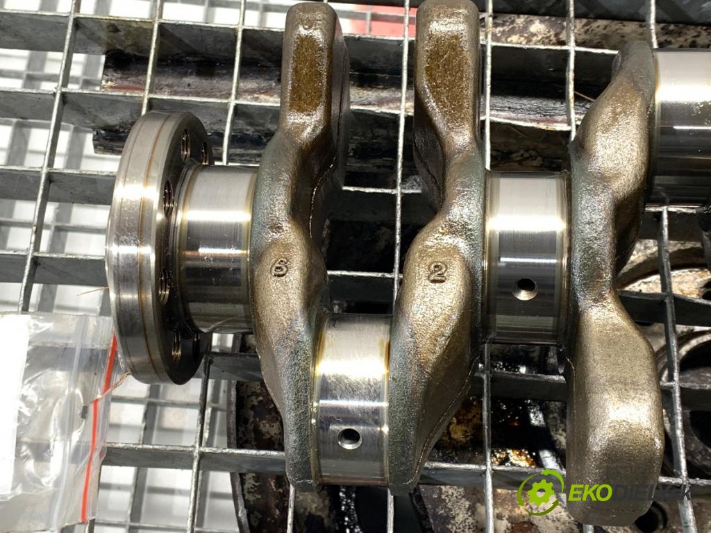 LEXUS NX SUV 2018 114 kW 300h AWD (AYZ15_) 2494 Kardaň, hriadeľ KLIKA: 2AR (Blok motora ostatné)