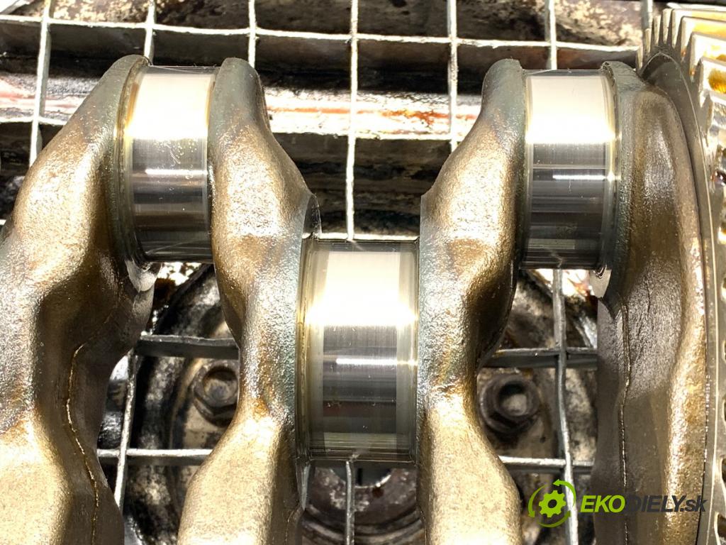 LEXUS NX SUV 2018 114 kW 300h AWD (AYZ15_) 2494 Kardaň, hriadeľ KLIKA: 2AR (Blok motora ostatné)