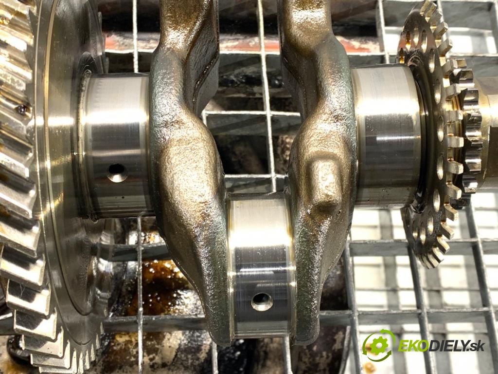 LEXUS NX SUV 2018 114 kW 300h AWD (AYZ15_) 2494 Kardaň, hriadeľ KLIKA: 2AR (Blok motora ostatné)