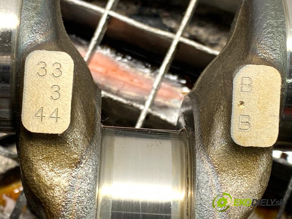 LEXUS NX SUV 2018 114 kW 300h AWD (AYZ15_) 2494 Kardaň, hriadeľ KLIKA: 2AR (Blok motora ostatné)