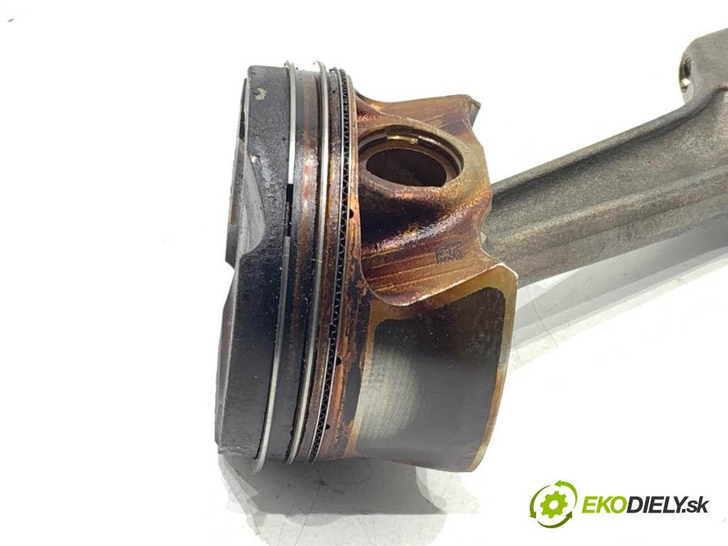 BMW F30 sedan 2017 240 kW 340 i xDrive 2998 PIEST: ojnica 7620971 (Piest)