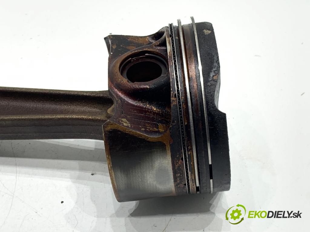 BMW F30 sedan 2017 240 kW 340 i xDrive 2998 PIEST: ojnica 7620971 (Piest)