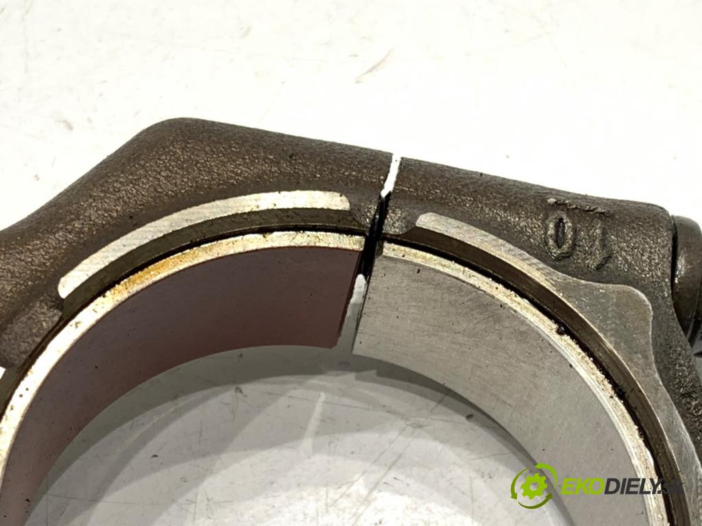 BMW F30 sedan 2017 240 kW 340 i xDrive 2998 PIEST: ojnica 7620971 (Piest)