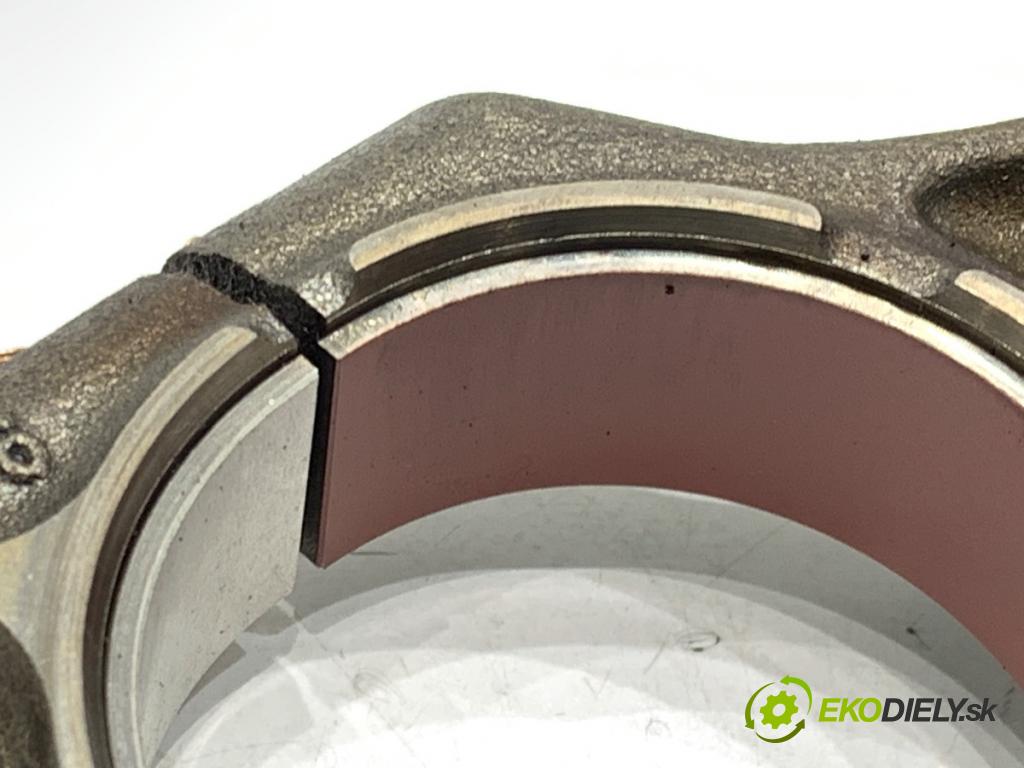 BMW F30 sedan 2017 240 kW 340 i xDrive 2998 PIEST: ojnica 7620971 (Piest)