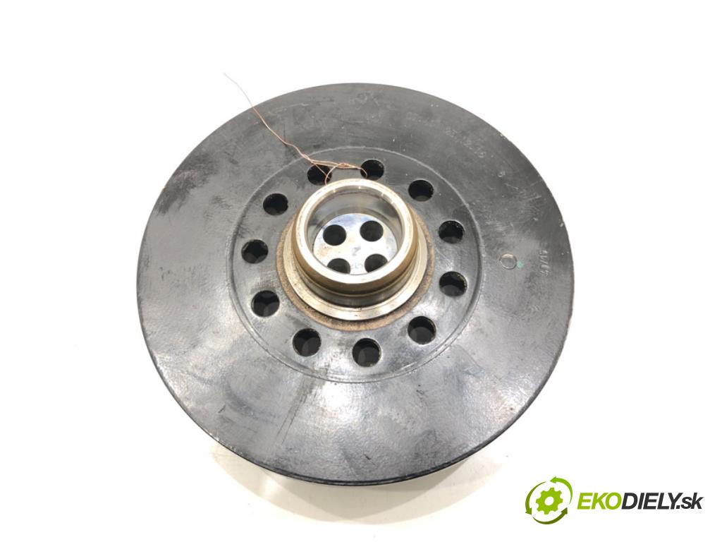 BMW F30 sedan 2017 240 kW 340 i xDrive 2998 koleso kolesová hriadeľa 8638534 (Remenica)