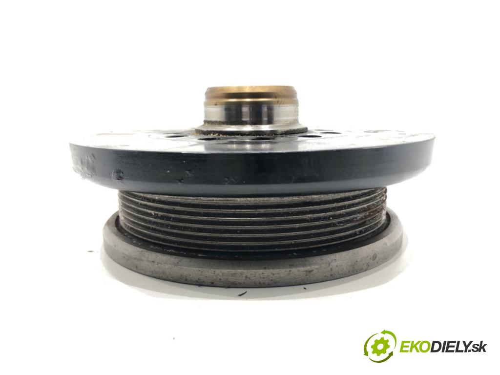 BMW F30 sedan 2017 240 kW 340 i xDrive 2998 koleso kolesová hriadeľa 8638534 (Remenica)