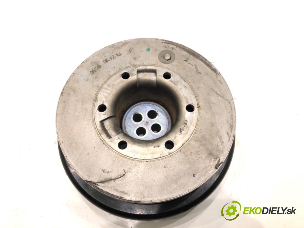 BMW F30 sedan 2017 240 kW 340 i xDrive 2998 koleso kolesová hriadeľa 8638534 (Remenica)