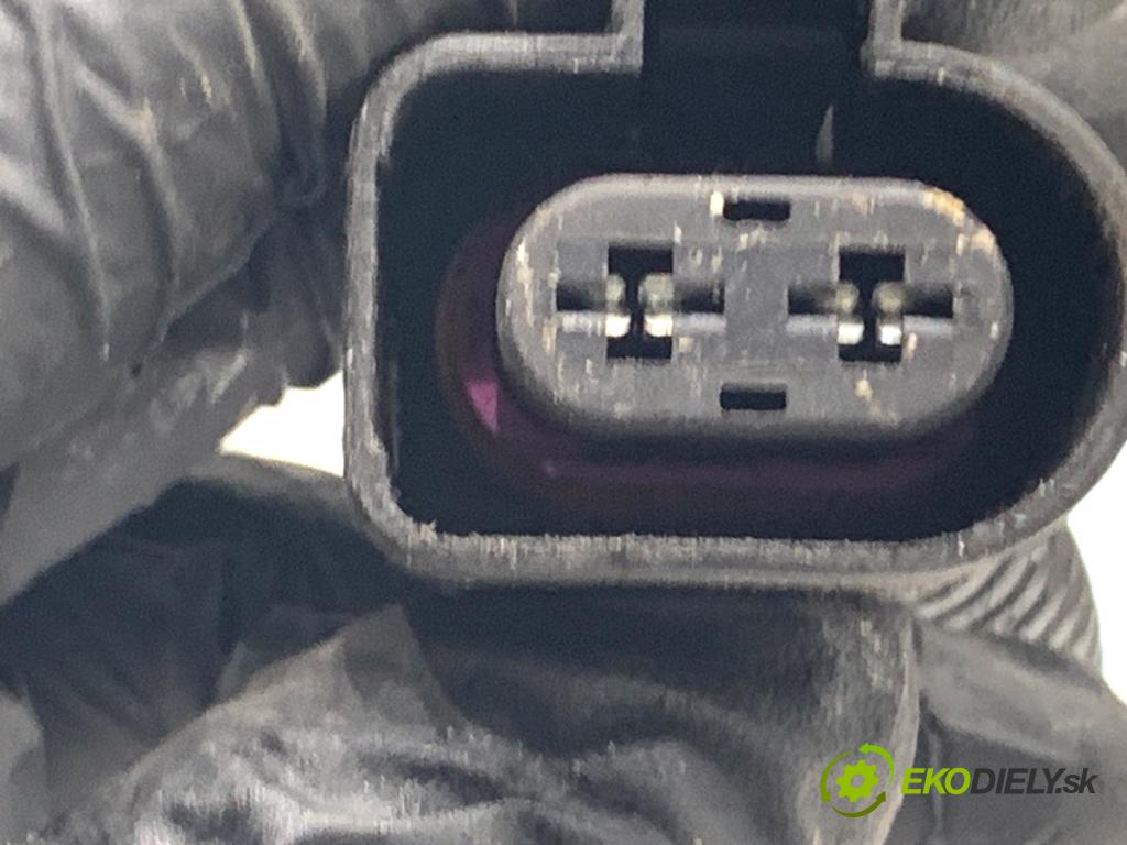 VW TRANSPORTER T5 Autobus 2003 96 kW 2.5 TDI 2461 Ventilátor klimatizácie  (Ventilátor chladiča klimatizácie)