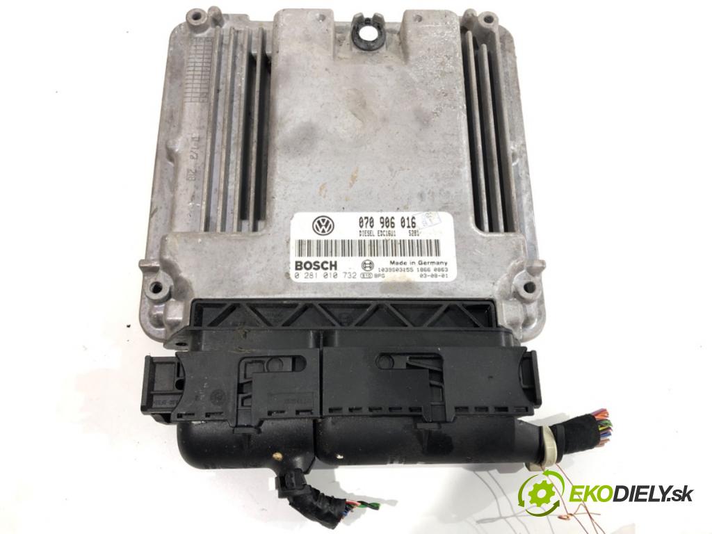 VW TRANSPORTER T5 Autobus 2003 96 kW 2.5 TDI 2461 riadiaca jednotka Motor 070906016 0281010732 (Riadiaca jednotka)