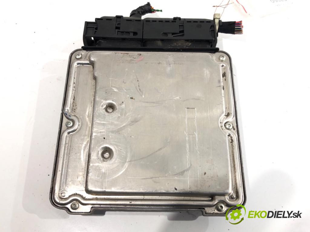 VW TRANSPORTER T5 Autobus 2003 96 kW 2.5 TDI 2461 riadiaca jednotka Motor 070906016 0281010732 (Riadiaca jednotka)