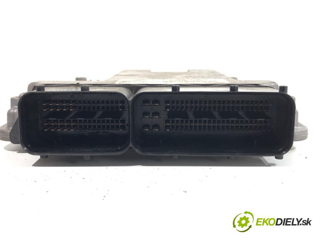 VW TRANSPORTER T5 Autobus 2003 96 kW 2.5 TDI 2461 riadiaca jednotka Motor 070906016 0281010732 (Riadiaca jednotka)