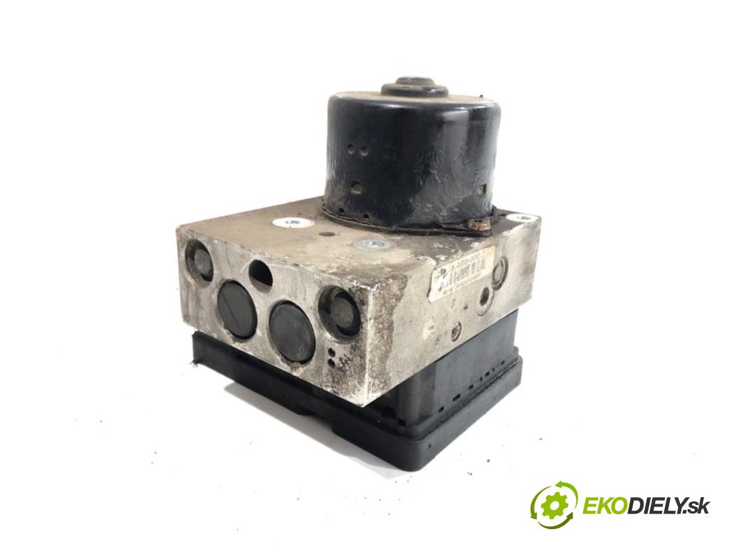 VW TRANSPORTER T5 Autobus 2003 96 kW 2.5 TDI 2461 Pumpa ABS 7H0614111E (Pumpa ABS)