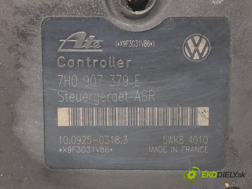 VW TRANSPORTER T5 Autobus 2003 96 kW 2.5 TDI 2461 Pumpa ABS 7H0614111E (Pumpa ABS)