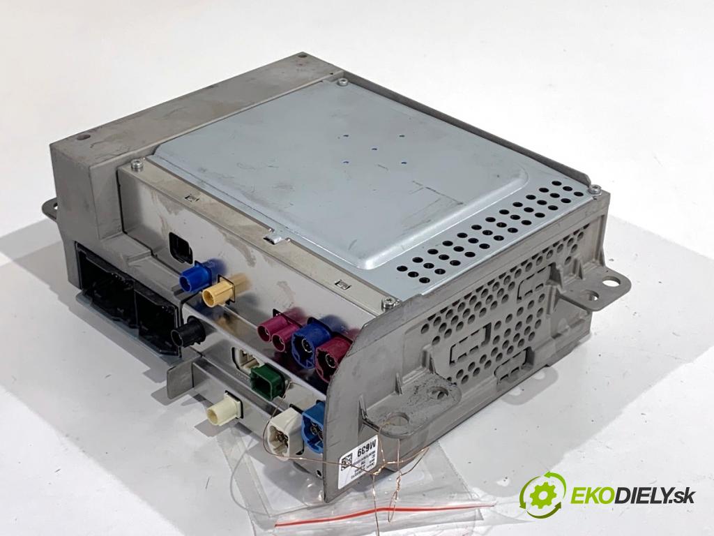 MERCEDES-BENZ GLE  2025 198 kW GLE 300 d 4-matic (167.109) 1993 RADIO Navigácia A1679004636 (Audio zariadenie)