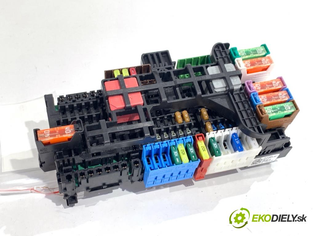 MERCEDES-BENZ GLE  2025 198 kW GLE 300 d 4-matic (167.109) 1993 skříňka poistková A1679063103 (Pojistková skříňka)