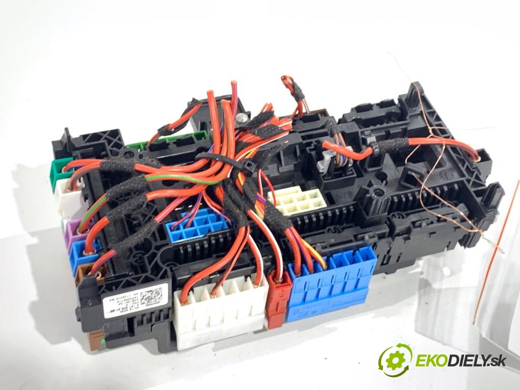 MERCEDES-BENZ GLE  2025 198 kW GLE 300 d 4-matic (167.109) 1993 skříňka poistková A1679063103 (Pojistková skříňka)