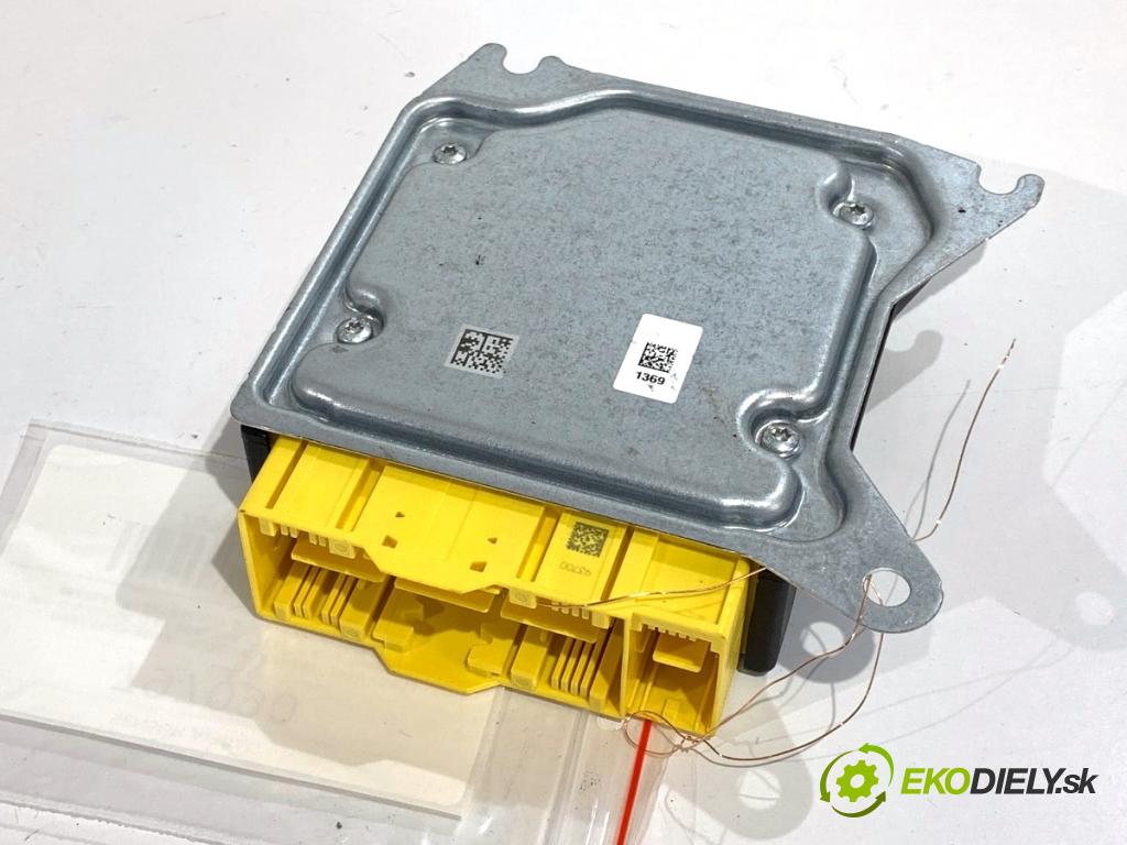 MERCEDES-BENZ GLE  2025 198 kW GLE 300 d 4-matic (167.109) 1993 senzor airbag A1679005835 (Snímač)