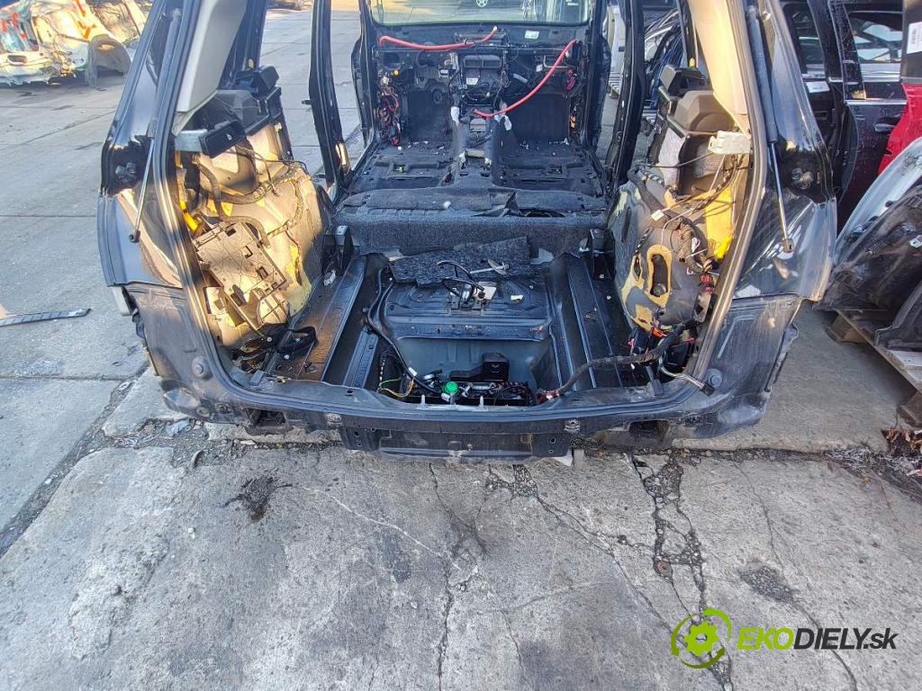 AUDI Q5 8R SUV 2012 165 kW 2.0 TFSI quattro 1984 KAROSERIA ČTVRŤÁK blatník zadní část levý pravý práh levý pravý střecha KOUPEL: