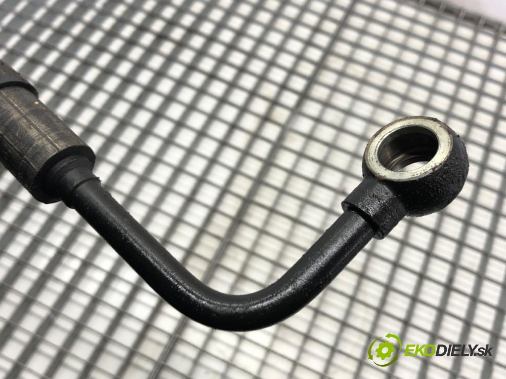 AUDI A4 B6 sedan 2003 75 kW 1.6 1595 hadice servočerpadlo  (Trubka servo čerpadla)