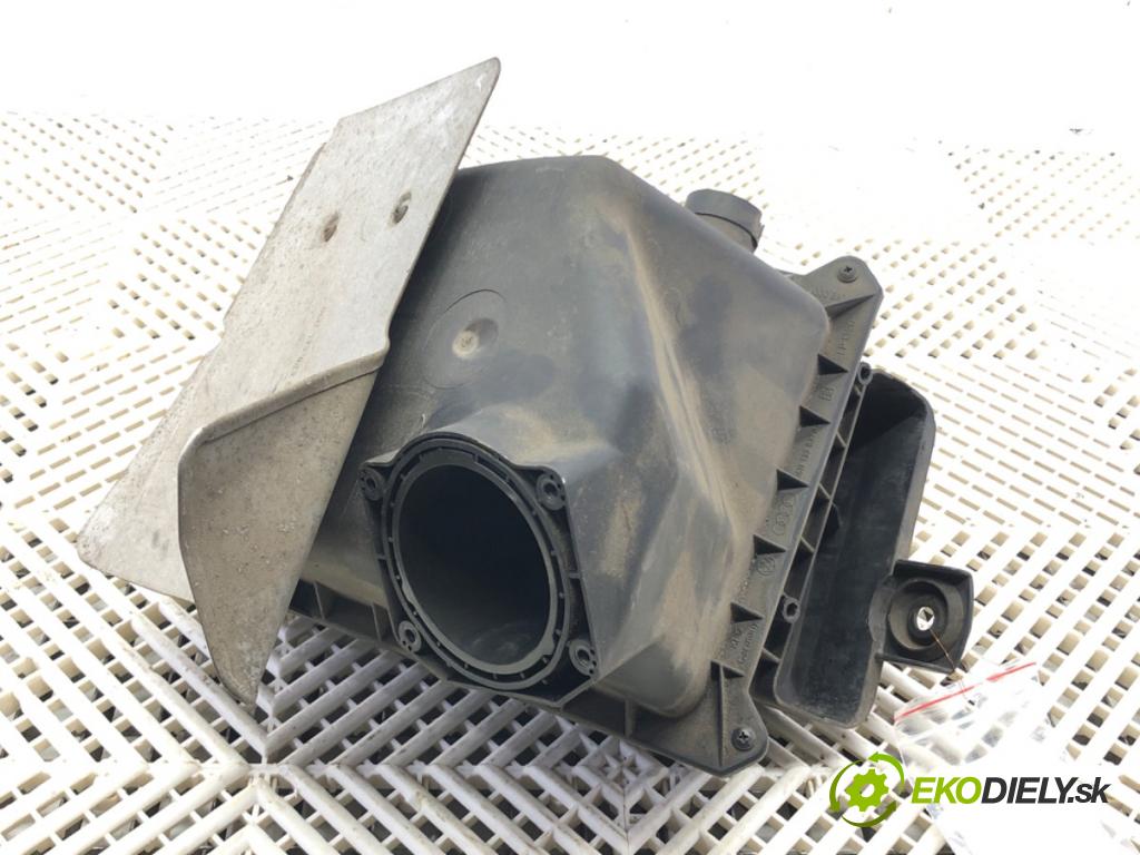 AUDI A4 B6 sedan 2003 75 kW 1.6 1595 Obal filtra vzduchu 06B133837AE (Obal vzduchového filtra)