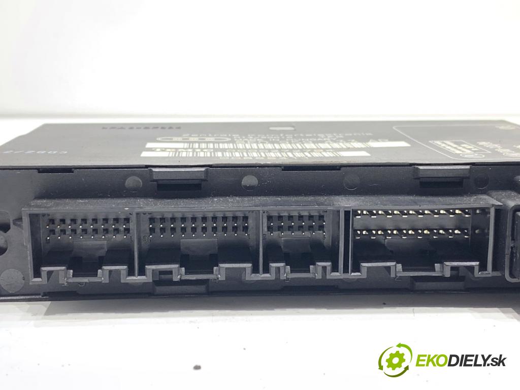 AUDI A4 B6 sedan 2003 75 kW 1.6 1595 Modul komfortu 8E0959433AR (Modul komfortu)