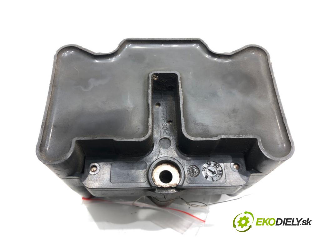 AUDI A4 B6 sedan 2003 75 kW 1.6 1595 Cievka zapaľovacia 032905106B (Zapaľovacia cievka)