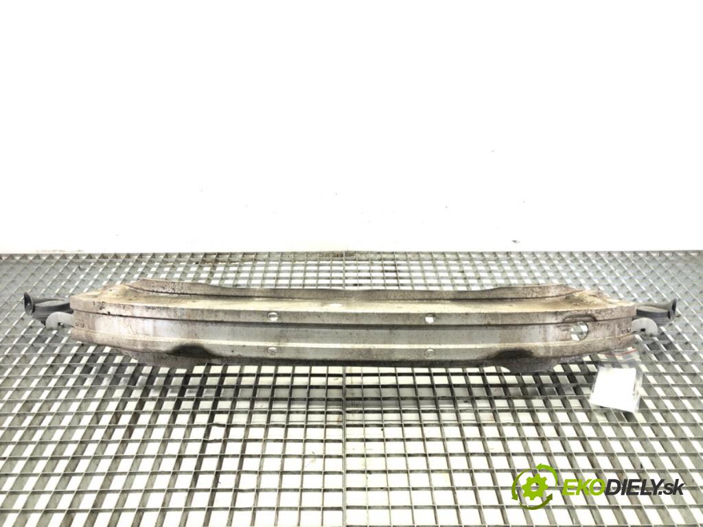 AUDI A4 B6 sedan 2003 75 kW 1.6 1595 výztuha nárazníka přední část 8E0807109C (Přední výztuha)