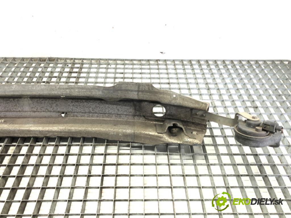 AUDI A4 B6 sedan 2003 75 kW 1.6 1595 výztuha nárazníka přední část 8E0807109C (Přední výztuha)