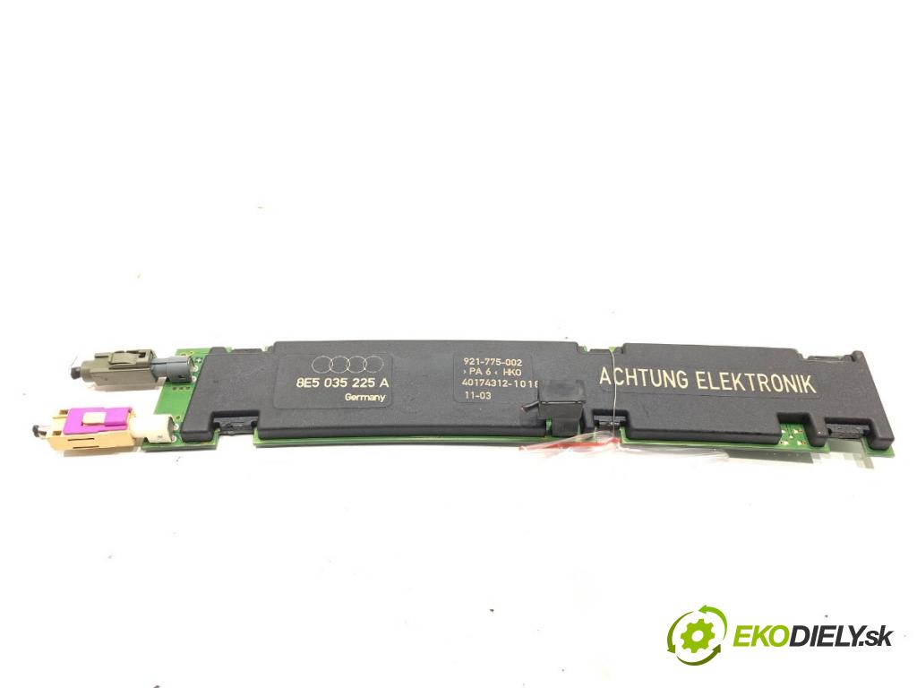 AUDI A4 B6 sedan 2003 75 kW 1.6 1595 ANTENA Zosilňovač antény 8E5035225A