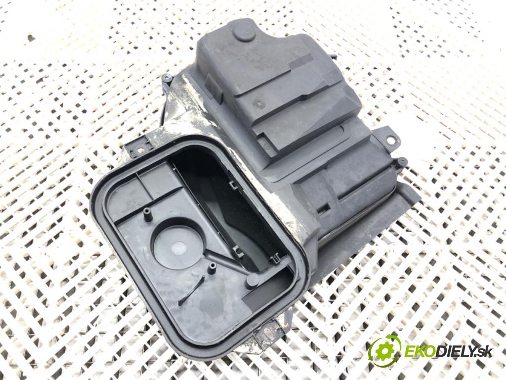 AUDI A4 B6 sedan 2003 75 kW 1.6 1595 Obal riadiacej jednotky
