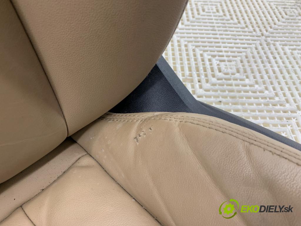 AUDI Q8 SUV 2019 210 kW 50 TDI Mild Hybrid quattro 2967 Sedadlá, sedačky Sedadlo bočné