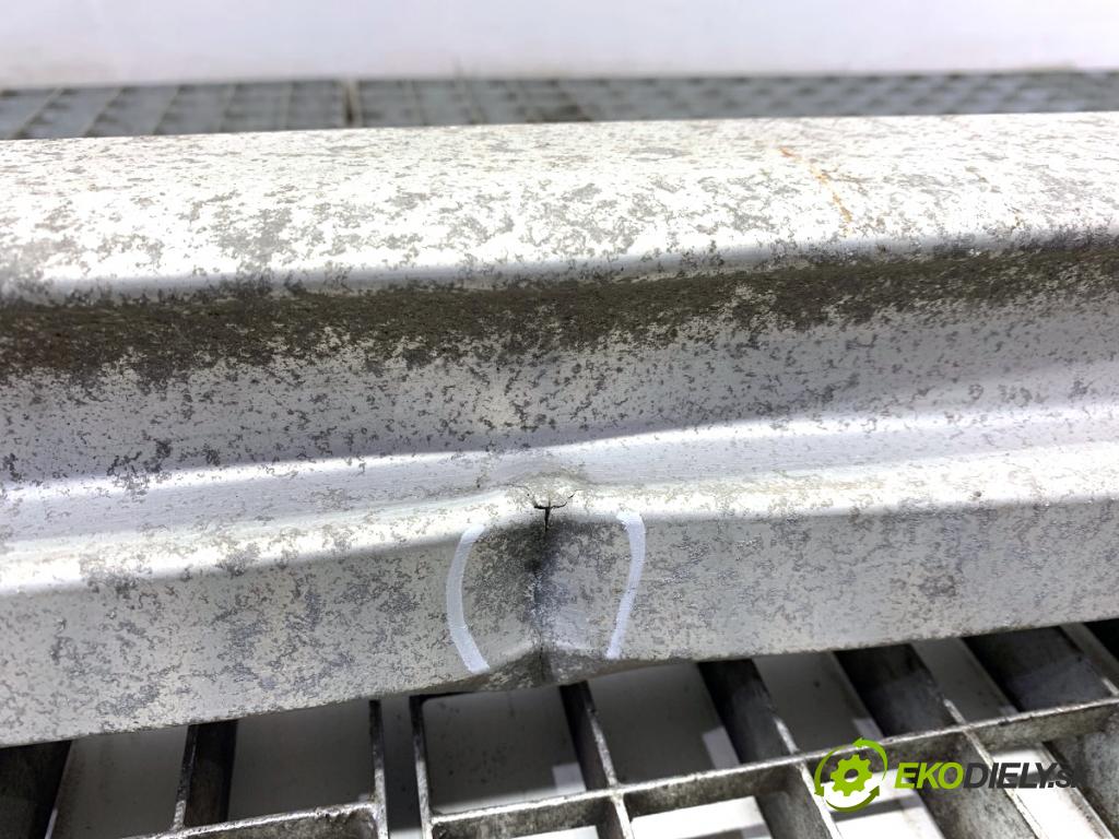 AUDI Q5 8R SUV 2012 165 kW 2.0 TFSI quattro 1984 výztuha nárazníka zadní část  (Zadní výztuha)