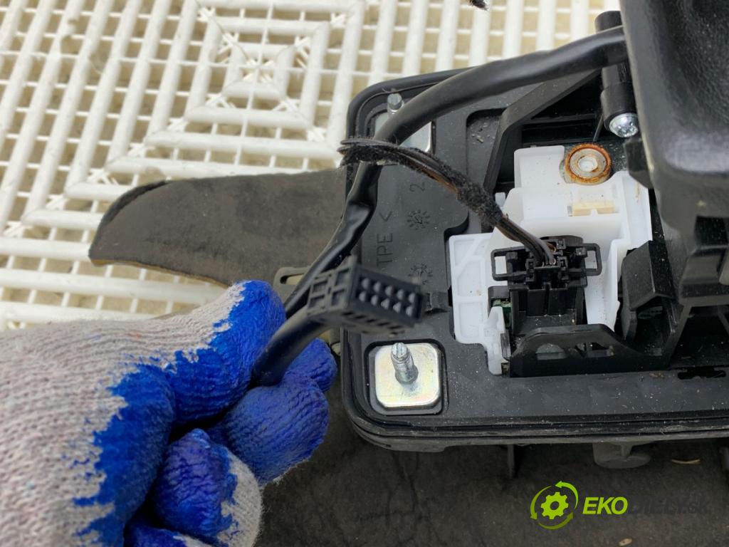 AUDI Q5 8R SUV 2012 165 kW 2.0 TFSI quattro 1984 Kulisa 8K1713041M (Rýchlostná páka (kulisa))