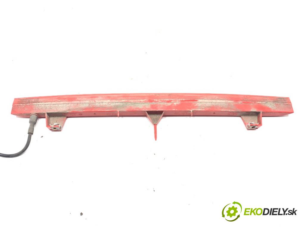 AUDI Q5 8R SUV 2012 165 kW 2.0 TFSI quattro 1984 Svetlo brzdových svetiel 8r0945097