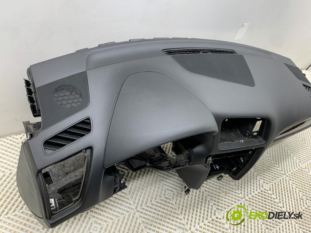 AUDI Q5 8R SUV 2012 165 kW 2.0 TFSI quattro 1984 palubní doska silenbloku PÁSY: