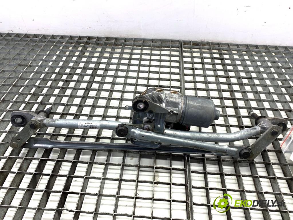 AUDI Q5 8R SUV 2012 165 kW 2.0 TFSI quattro 1984 Mechanizmus stieračov predný 8R1955023D (Motorček stieračov predný)