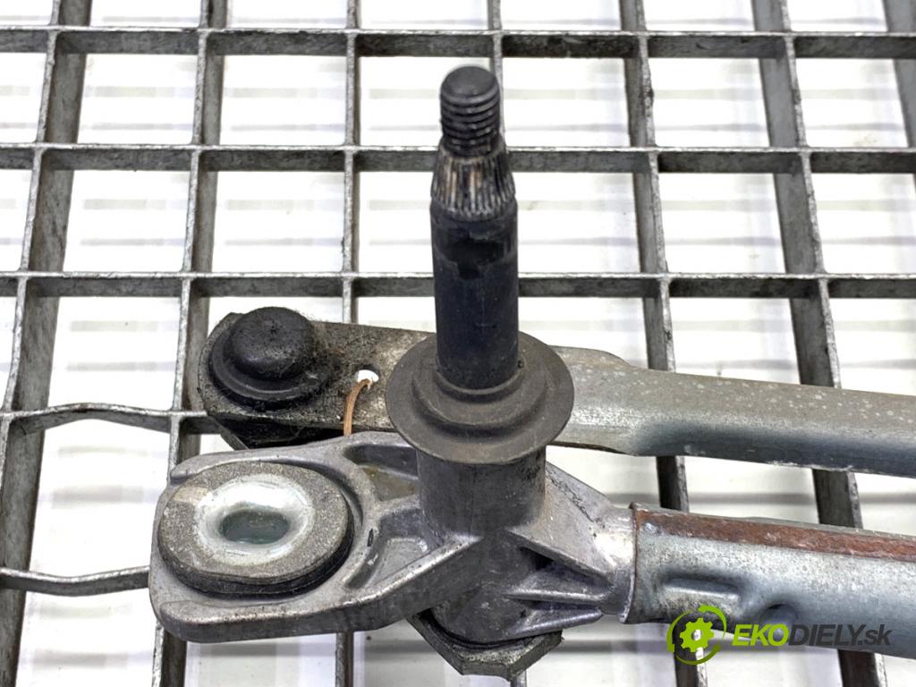 AUDI Q5 8R SUV 2012 165 kW 2.0 TFSI quattro 1984 Mechanizmus stieračov predný 8R1955023D (Motorček stieračov predný)