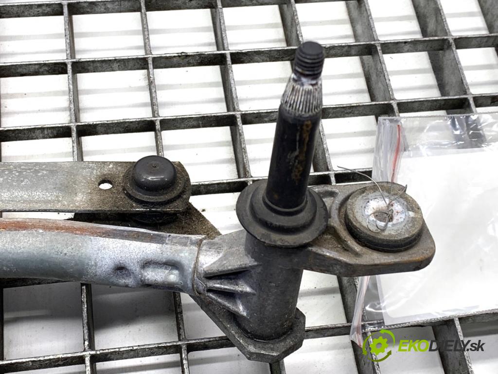 AUDI Q5 8R SUV 2012 165 kW 2.0 TFSI quattro 1984 Mechanizmus stieračov predný 8R1955023D (Motorček stieračov predný)