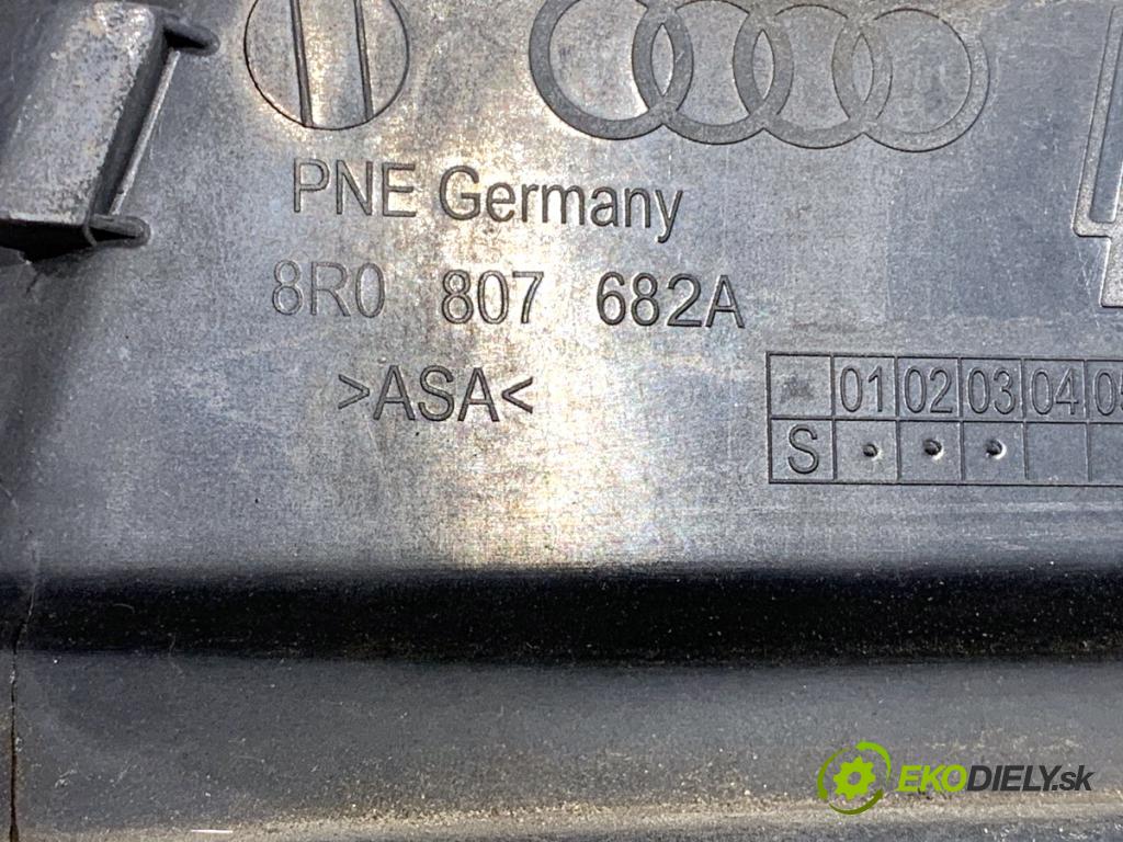 AUDI Q5 8R SUV 2012 165 kW 2.0 TFSI quattro 1984 Mriežky nárazníka pravy predný 8R0807682A