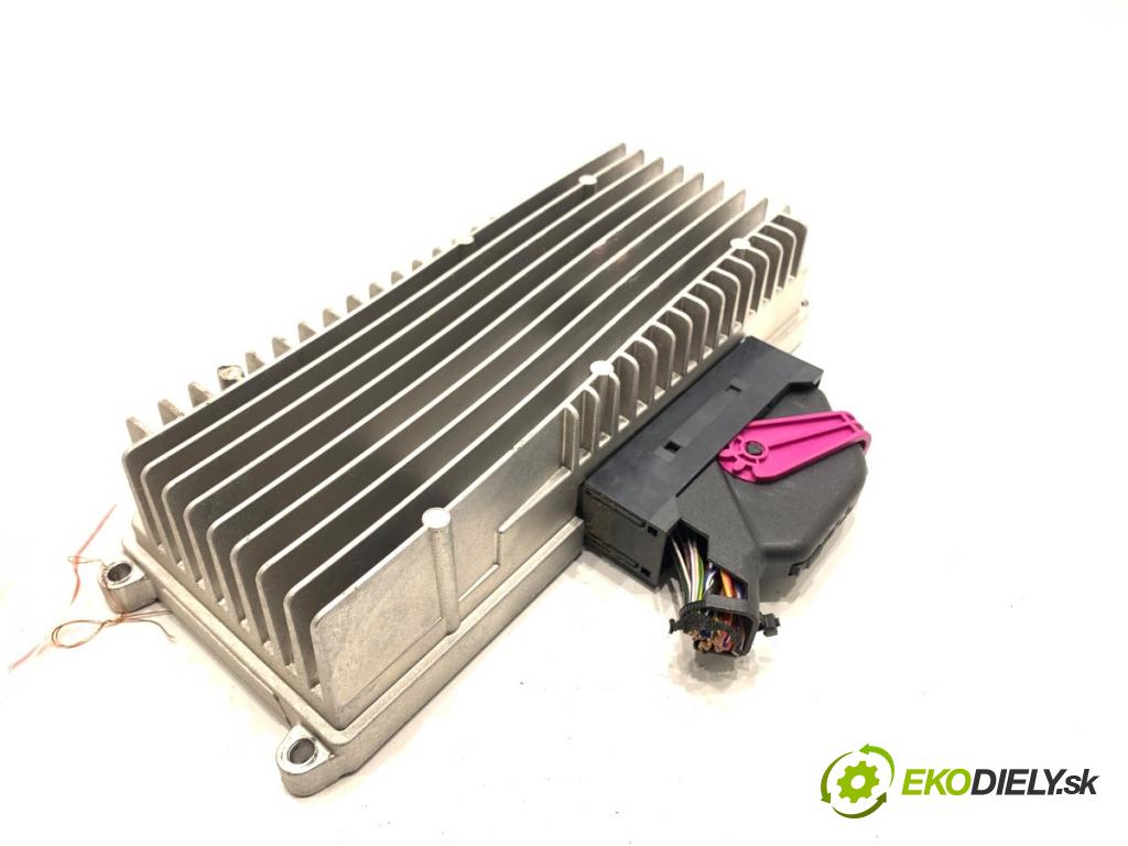 AUDI Q5 8R SUV 2012 165 kW 2.0 TFSI quattro 1984 Zosilňovač radia 8R0035223G (Zosilňovač)