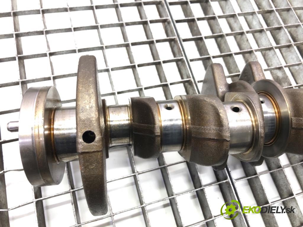 RENAULT CAPTUR I liftback 2018 87 kW 1.2 TCe 120 1197 Kardaň, hriadeľ KLIKA: 4678R (Blok motora ostatné)