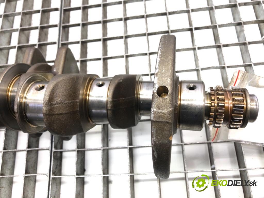 RENAULT CAPTUR I liftback 2018 87 kW 1.2 TCe 120 1197 Kardaň, hriadeľ KLIKA: 4678R (Blok motora ostatné)