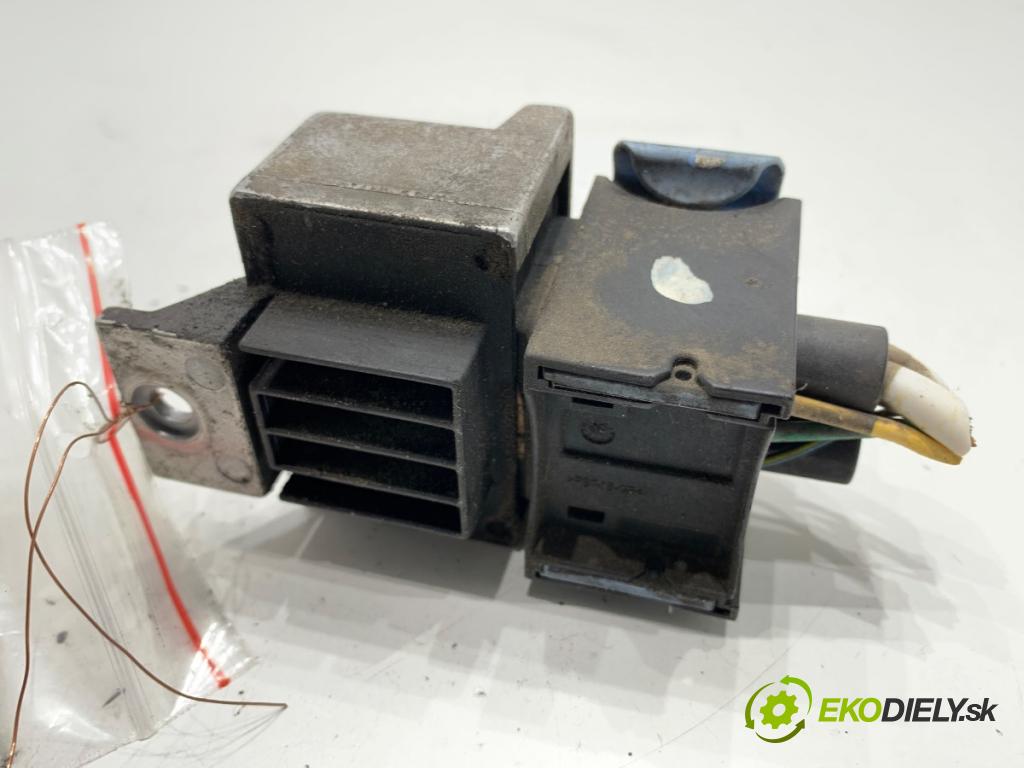 NISSAN QASHQAI J10 SUV 2008 78 kW 1.5 dCi 1461 relé sviečok žhavenia 9640469680 (Relé)