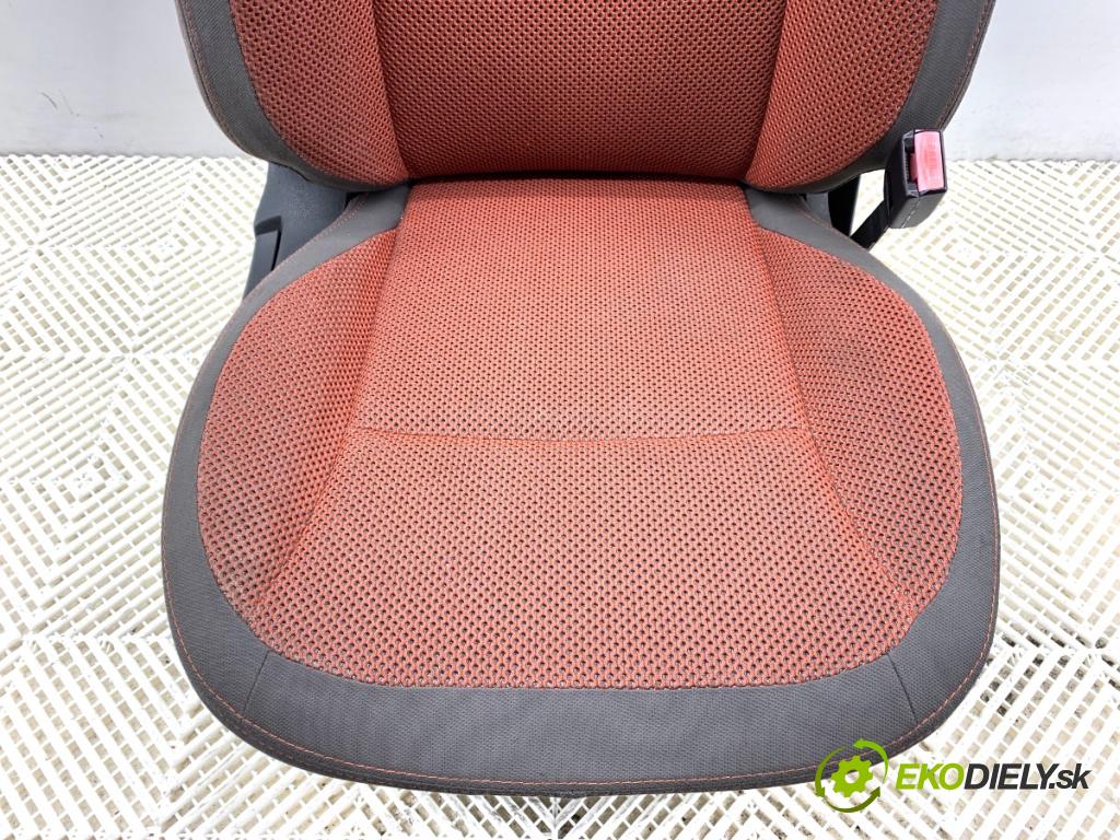 NISSAN QASHQAI J10 SUV 2008 78 kW 1.5 dCi 1461 Sedadlo pravy predný