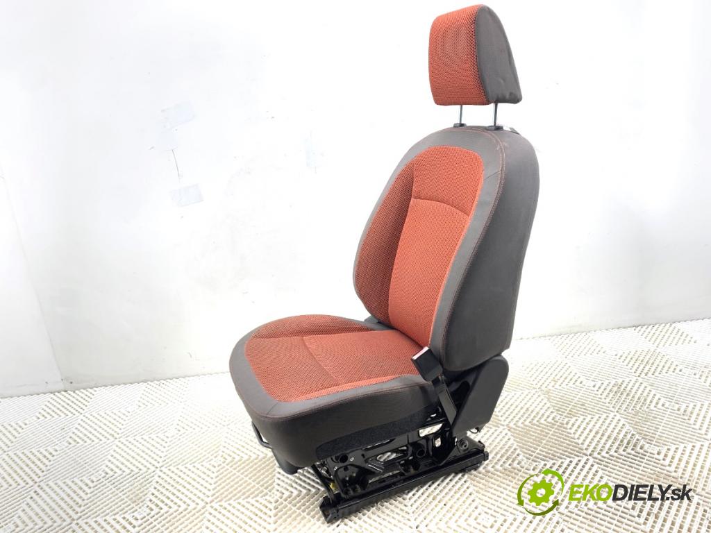 NISSAN QASHQAI J10 SUV 2008 78 kW 1.5 dCi 1461 Sedadlo pravy predný